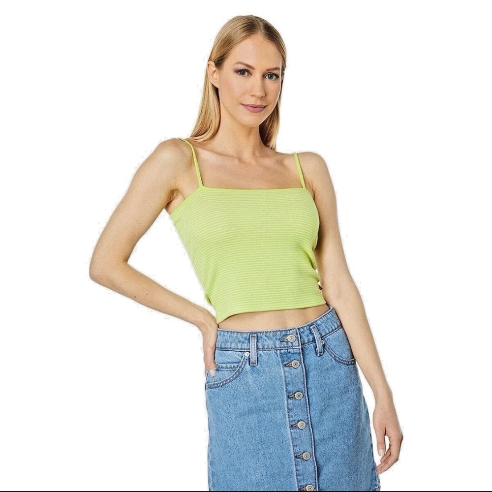 ⭐️3 for $20 Levi’s Square Neck Tank